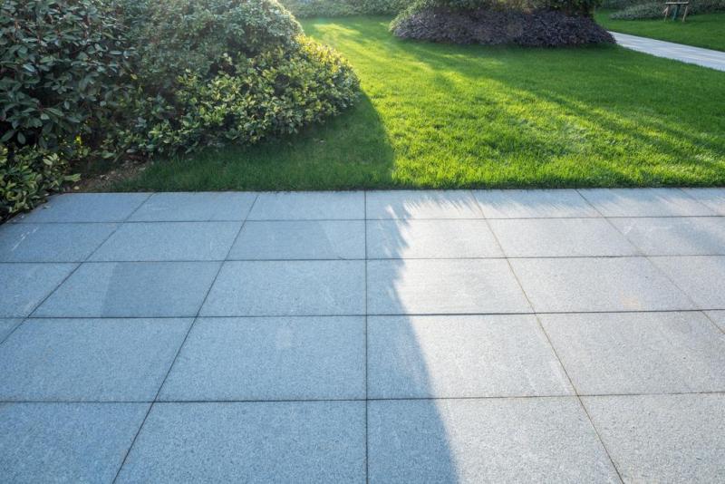 Dallage ext&eacute;rieur : conseils d'experts pour une r&eacute;alisation durable