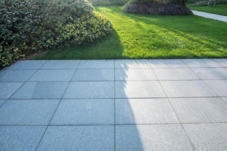 Dallage ext&eacute;rieur : conseils d'experts pour une r&eacute;alisation durable